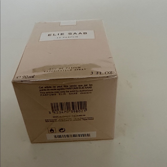NIB Elie Saab Le Parfum in Box with cellphone - Picture 3 of 3